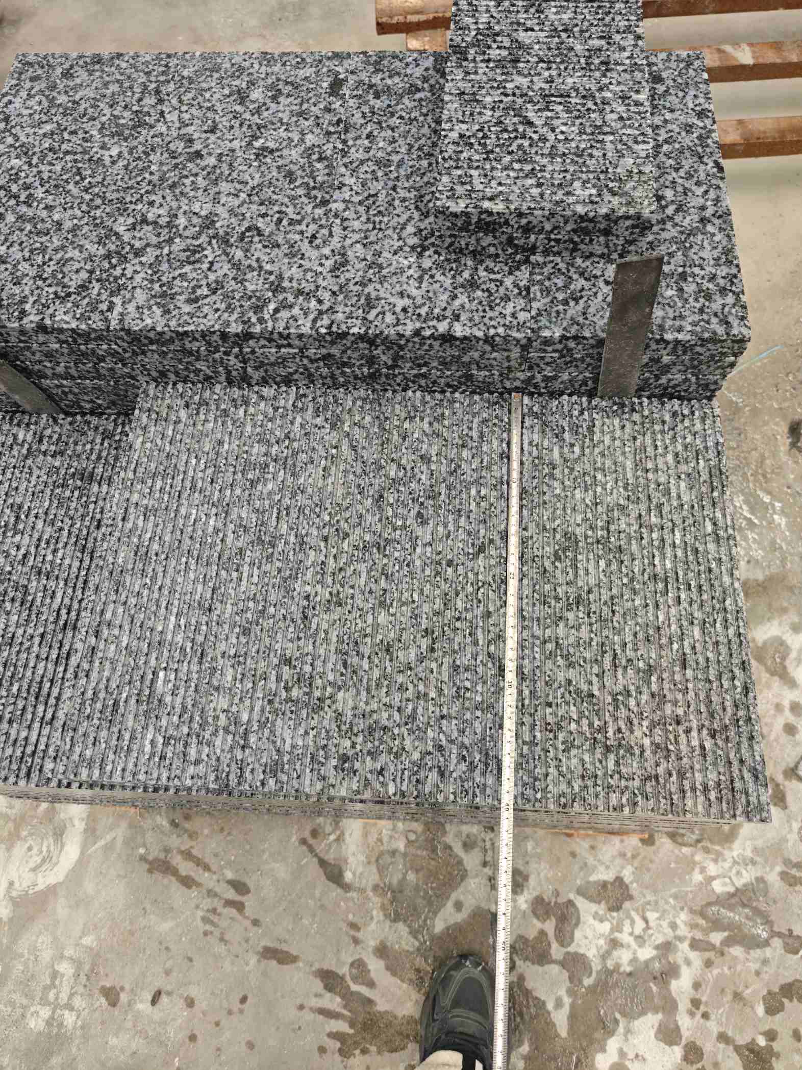 赣州芝麻黑拉丝面