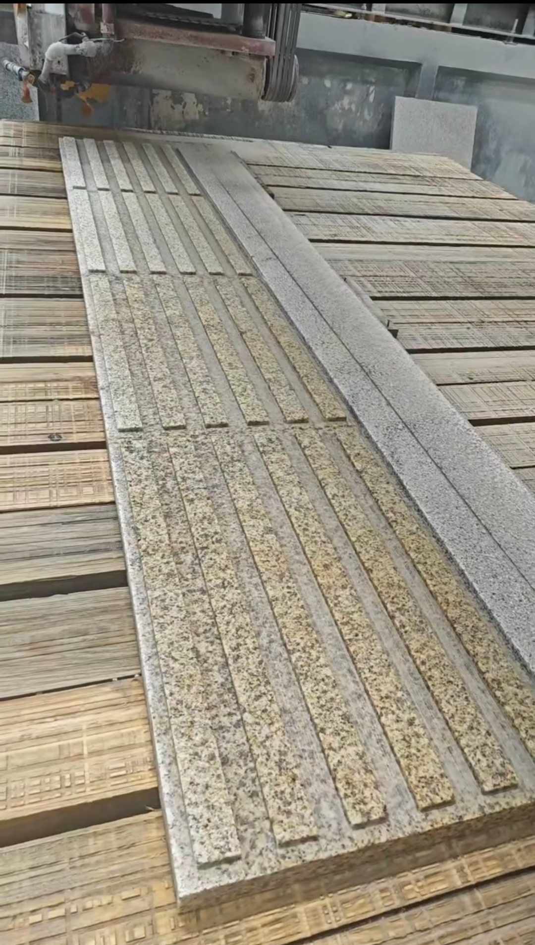 赣州黄金麻盲道石 盲条